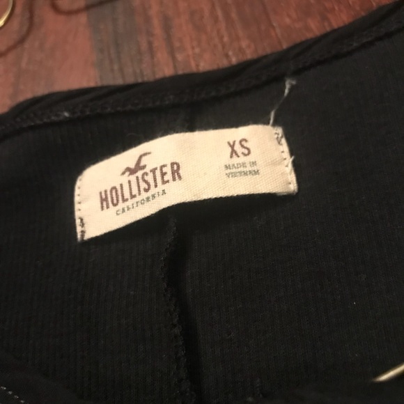 2 long sleeve hollister shirts - Picture 2 of 7
